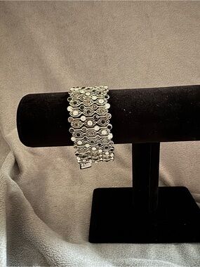 Jewelry Lady Stretch Bracelet Silver Tone With Clear Smoke & Black Crystals NWT